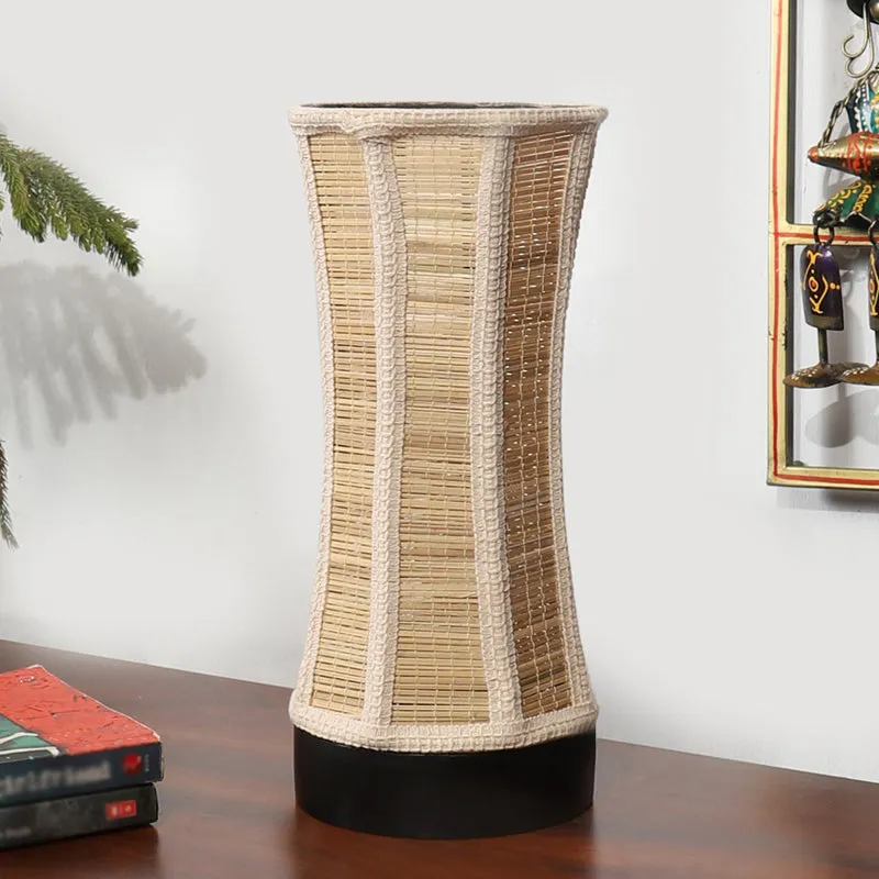Halora Bamboo Curve Table Lamp - Black media 3