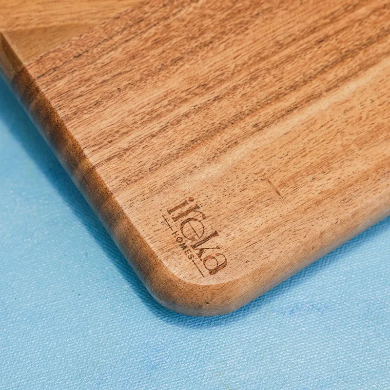 Close view of the brown wood grain and smooth rounded corner