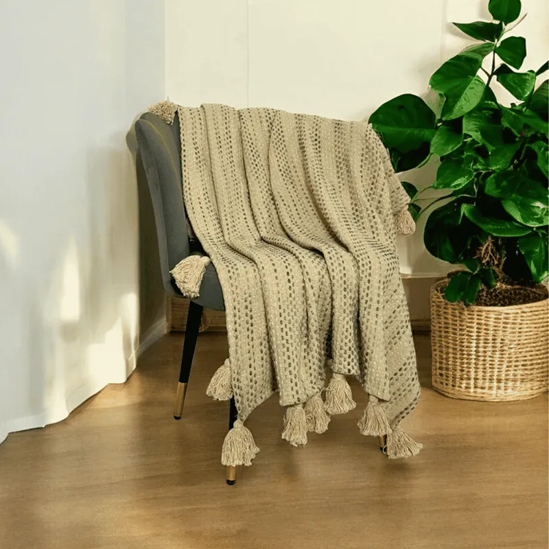 Coastine Tufted Throw media 3