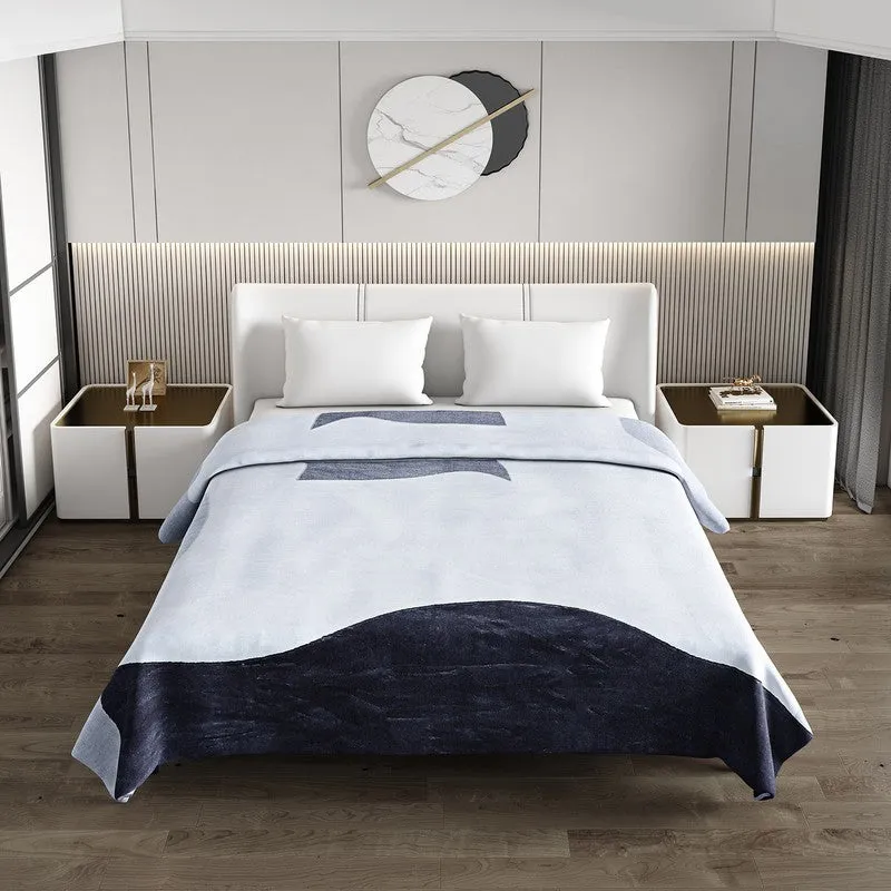 Monte Carlo Midnight Dream Blanket - 550 GSM media 3