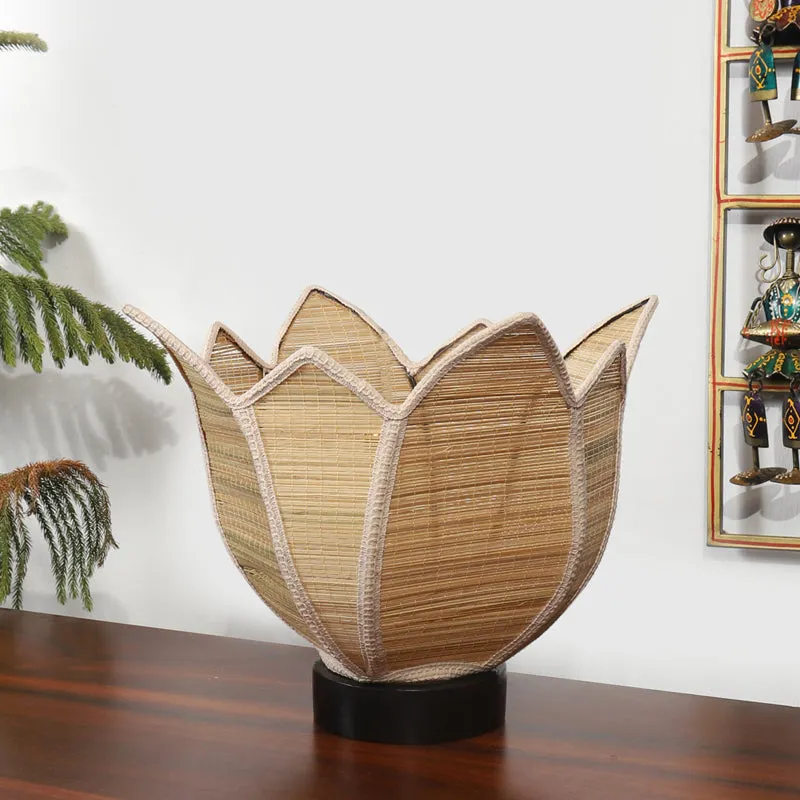 Naturae Bamboo Petal Curve Table Lamp - Beige media 3