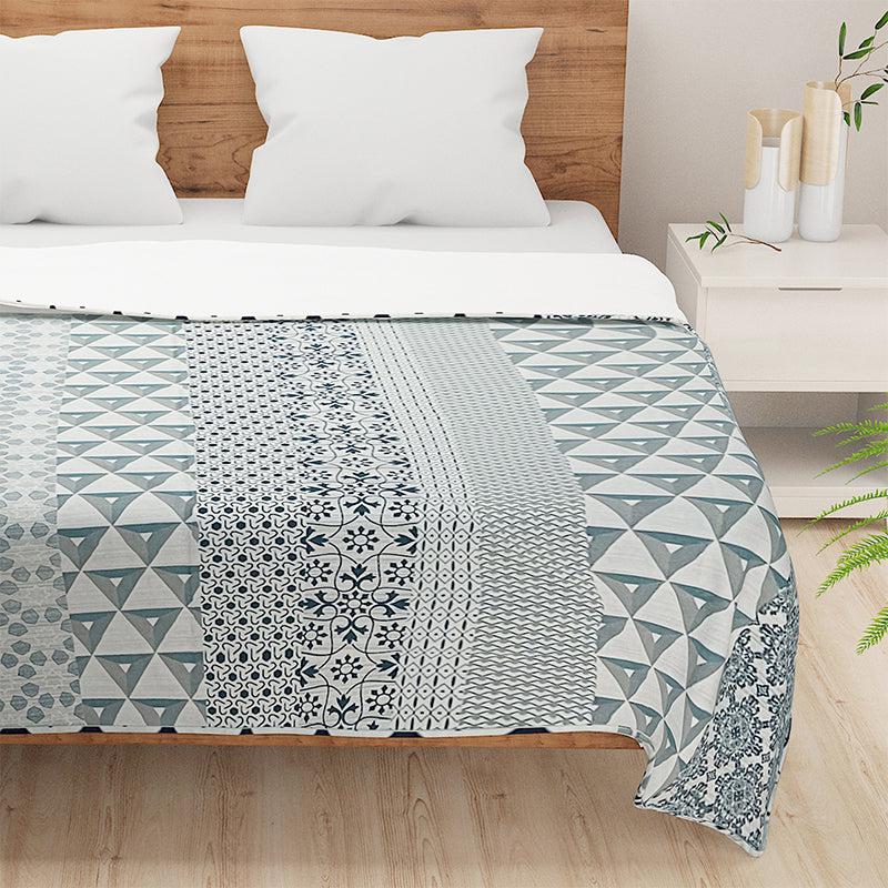 Swayam Zara Geometric Cotton Dohar - 110 GSM media 3