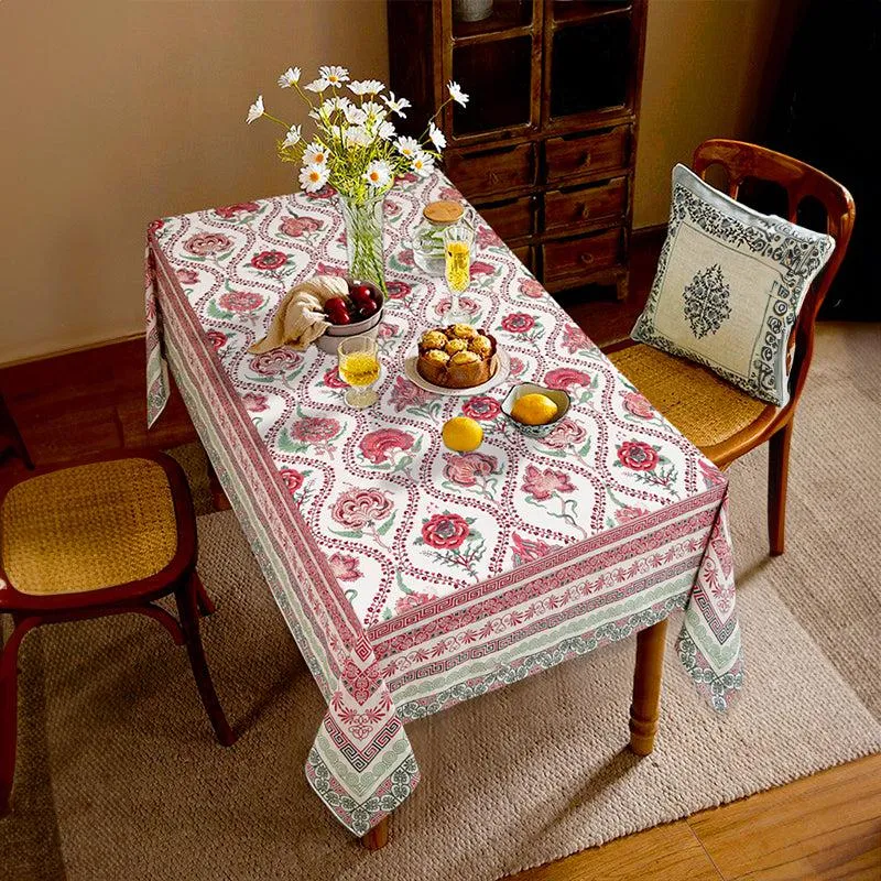 Rossiya Floral Table Cover media 1