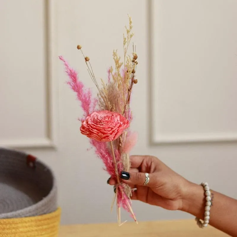Pingo Vase With Naturally Dried Flower Bunch media 3