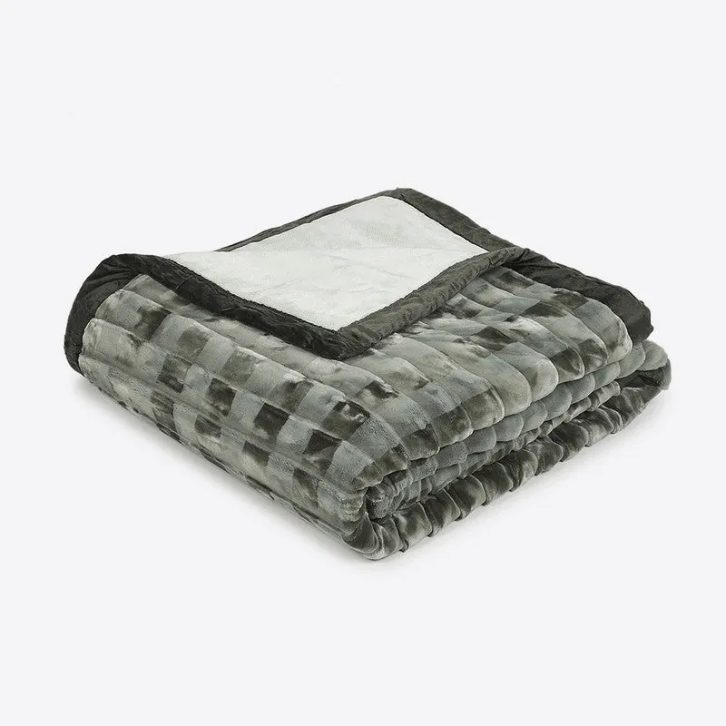 Monte Carlo Midnight Mosaic Blanket - 720 GSM media 5