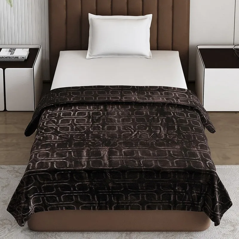 Monte Carlo Warmora Geometric Print Polyester Blanket (Coffee) - 210 GSM media 3