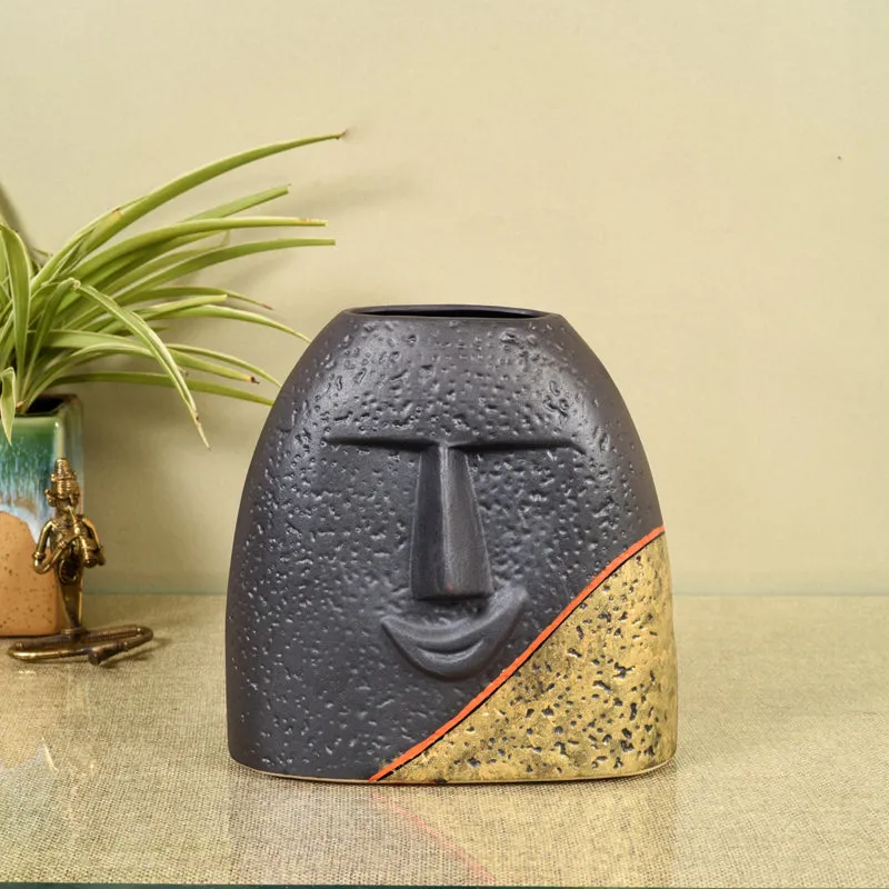 Maxoma Face Vase media 1