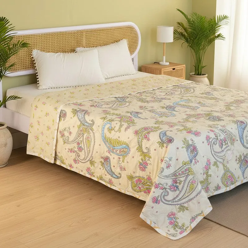 BlossomCalm Reversible Comforter - 220 GSM media 1