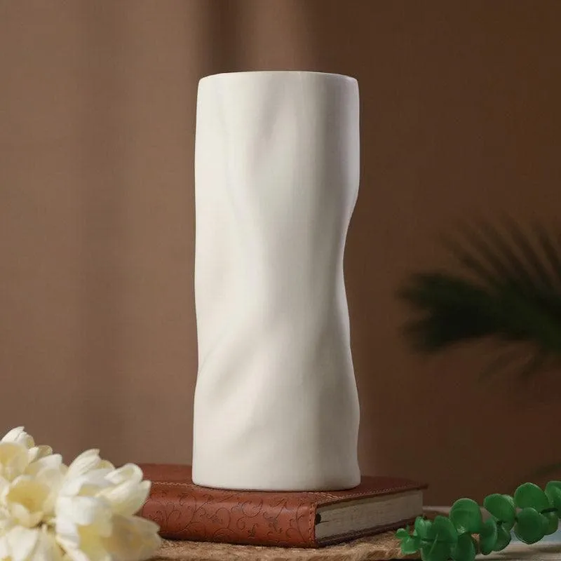 Flowy Fara Vase - White media 1