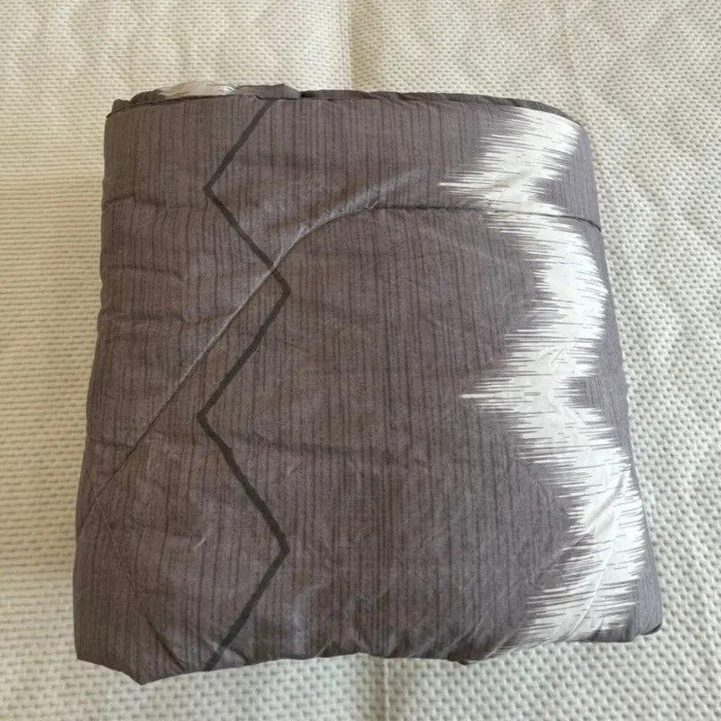 Studio Lines Comforters - 300 GSM media 5