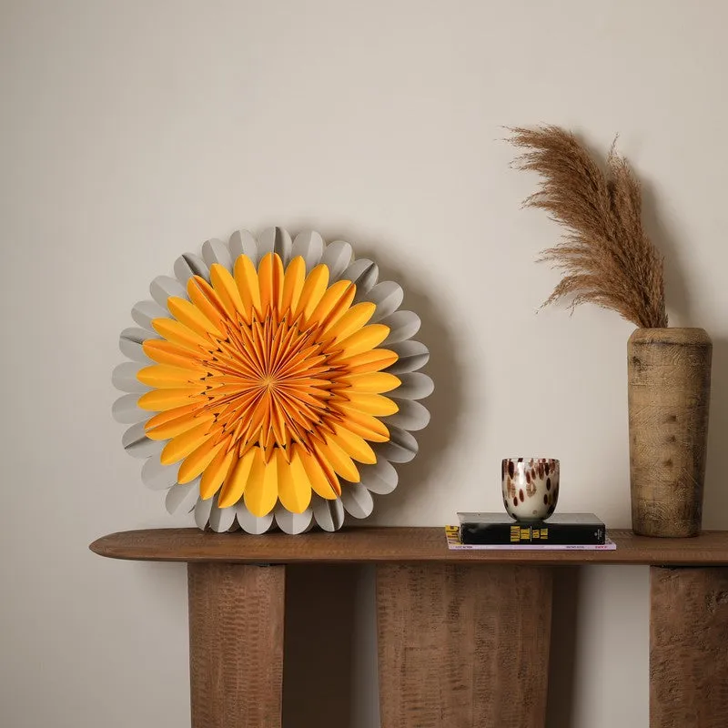 Fig Living Sunflower Star Light media 6