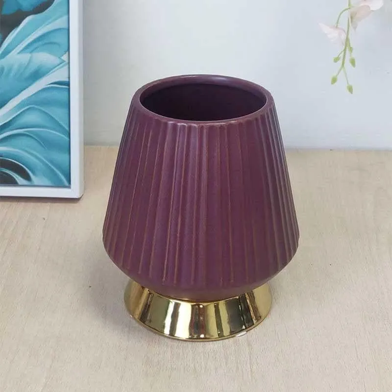 Funky Frill Vase - Brown media 1