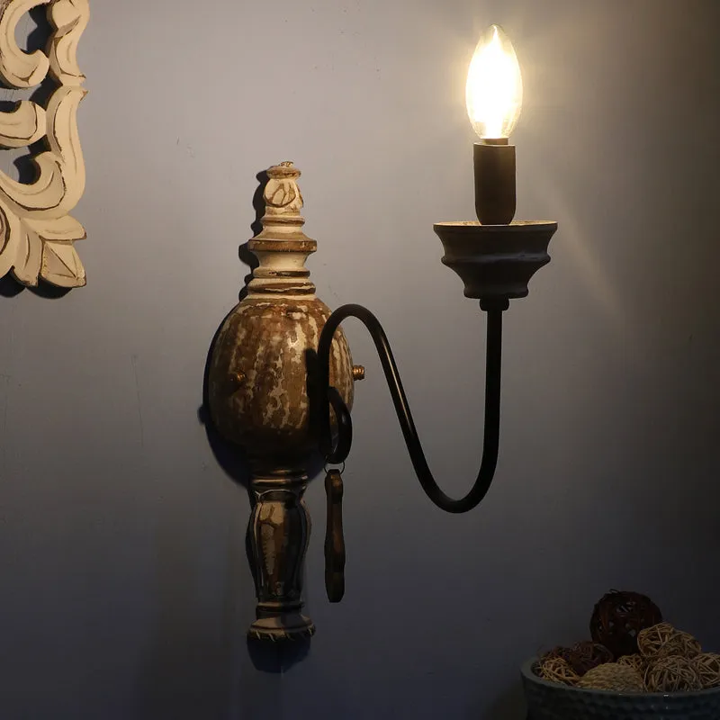 Caleira Iron Wall Lamp media 4