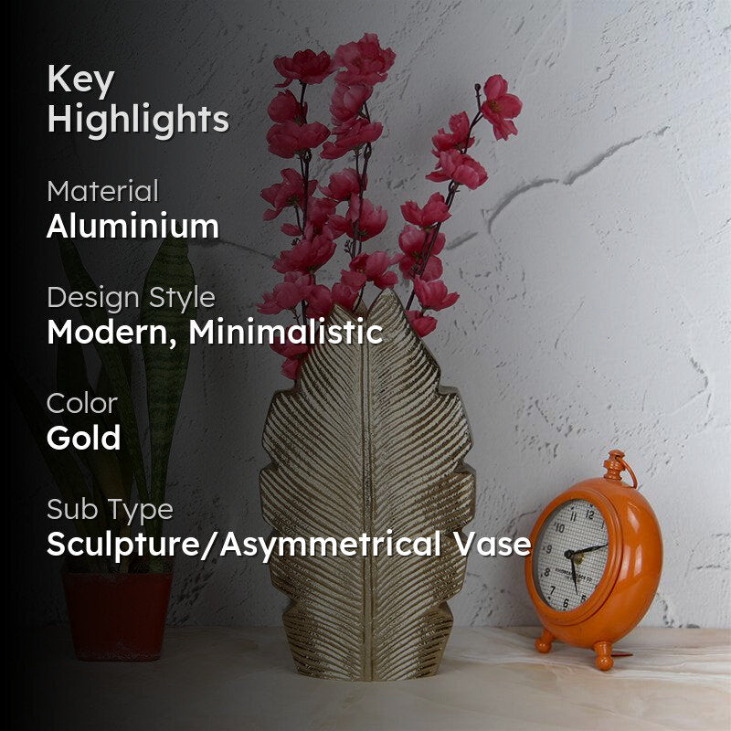 Palm Laef Vase - Gold media 2