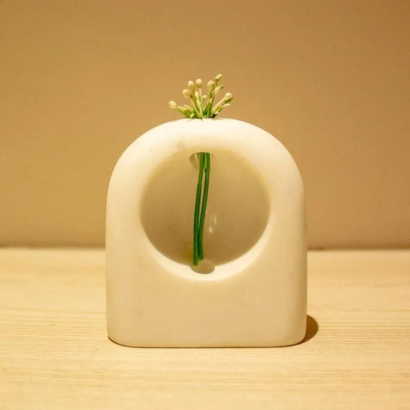 Olwen Marble Vase media 3