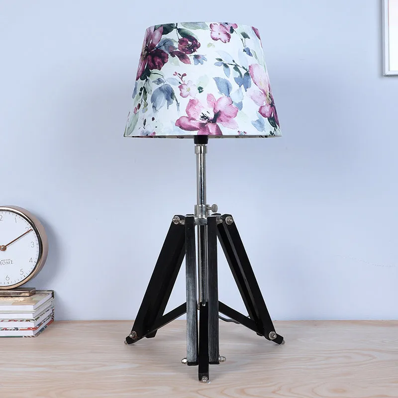 Lumikko Printed Tripod Mango Wood Table Lamp - Multicolor media 3