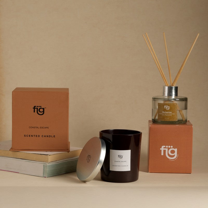 Fig Living Coastal Escape Scented Candle - Mandarin Orange, Jasmine, Musk & Sandalwood media 4