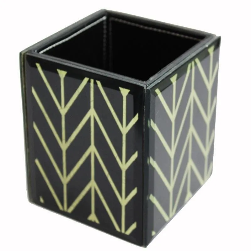 Petrica Patterned Toothbrush Holder media 4