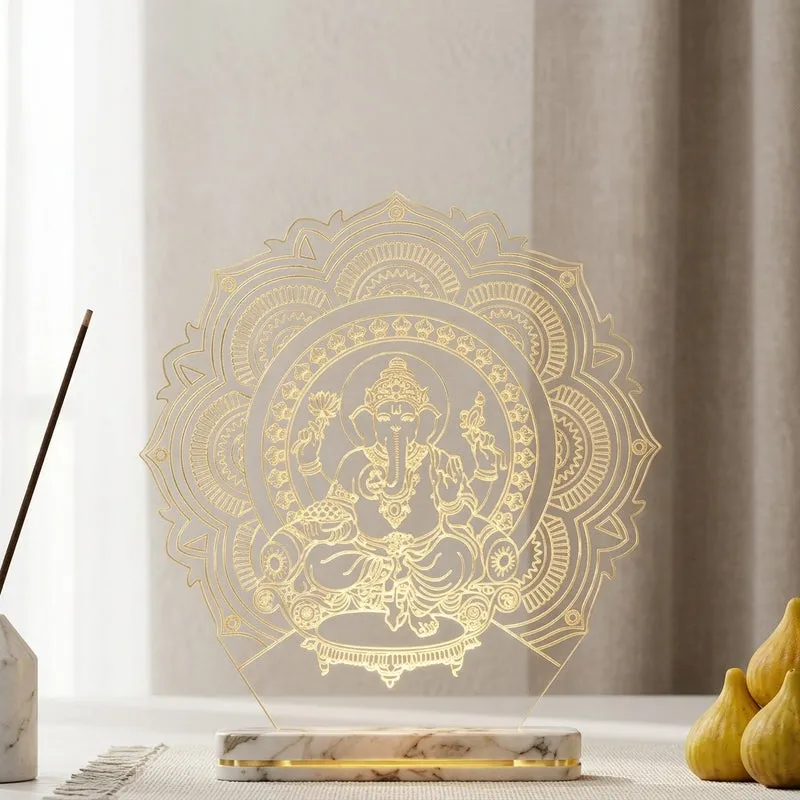 Morya Acrylic Table Lamp - Transparent media 3