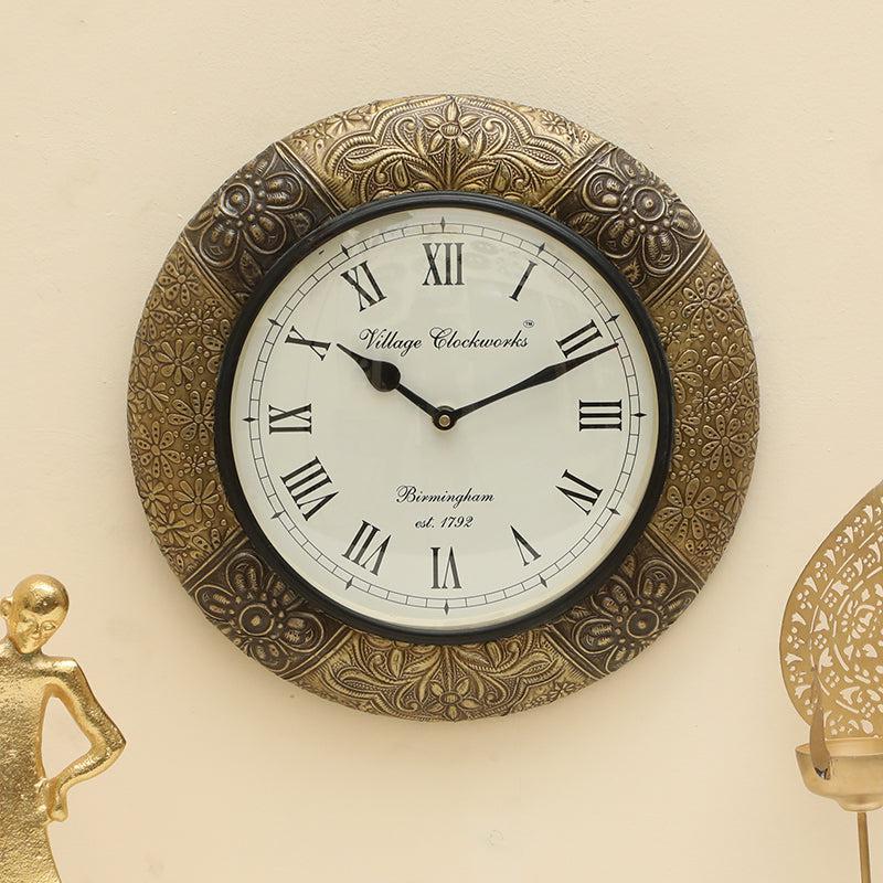 Lustrous Hour Analog Wall Clock