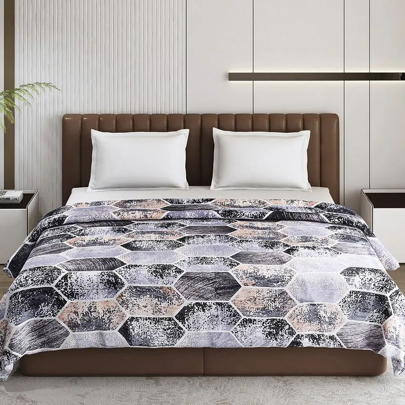 Monte Carlo Artnova Printed Polyester Blanket (Multicolor) - 300 GSM media 4