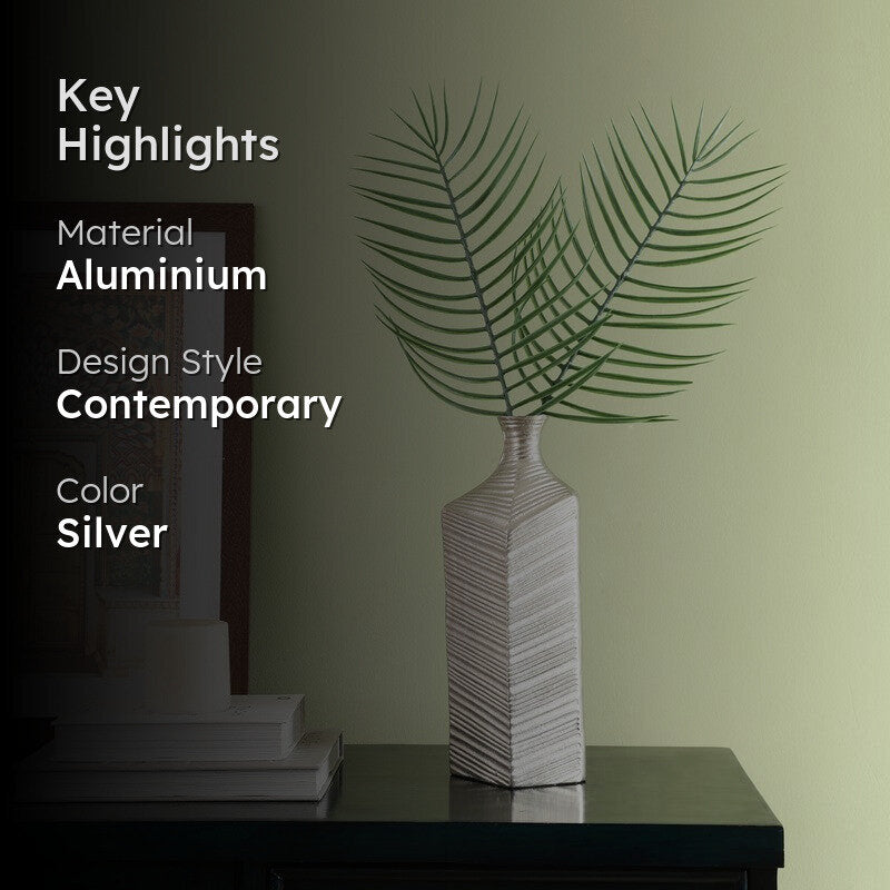 Vinara Aluminium Vase - Silver media 2