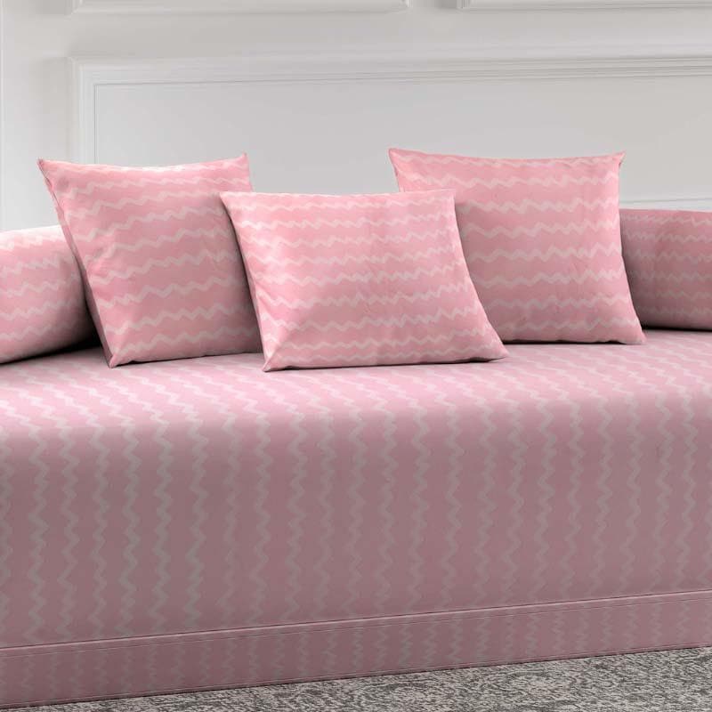 Tripping On Pinks Diwan Set media 4