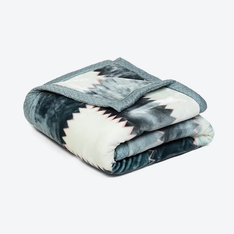 Monte Carlo Serene Slumber Blanket - 994 GSM media 5