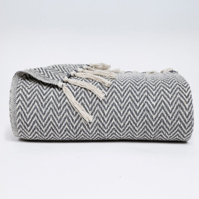 Oat Knot Throw - Grey media 3