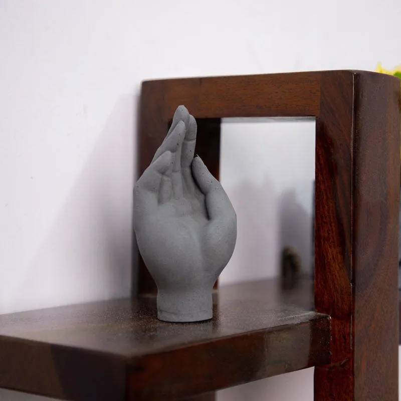 Praying Hand Showpiece media 1