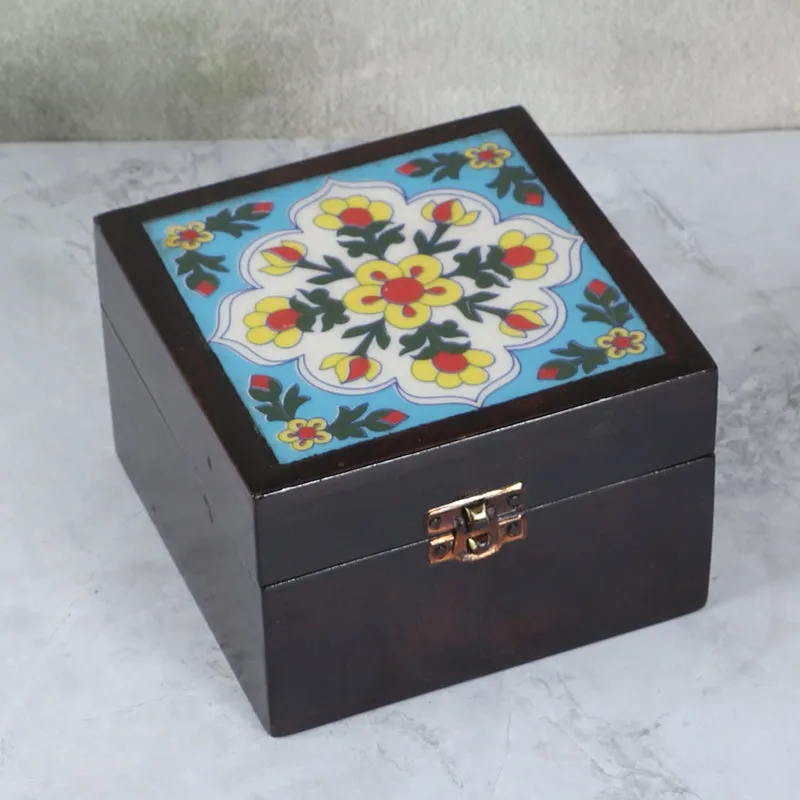 Shama Handpainted Organizer media 1