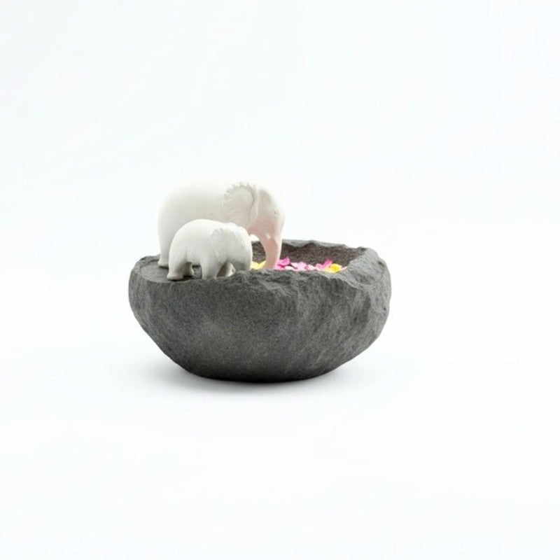 Hathi Stone Finish Round Resin Urli media 3