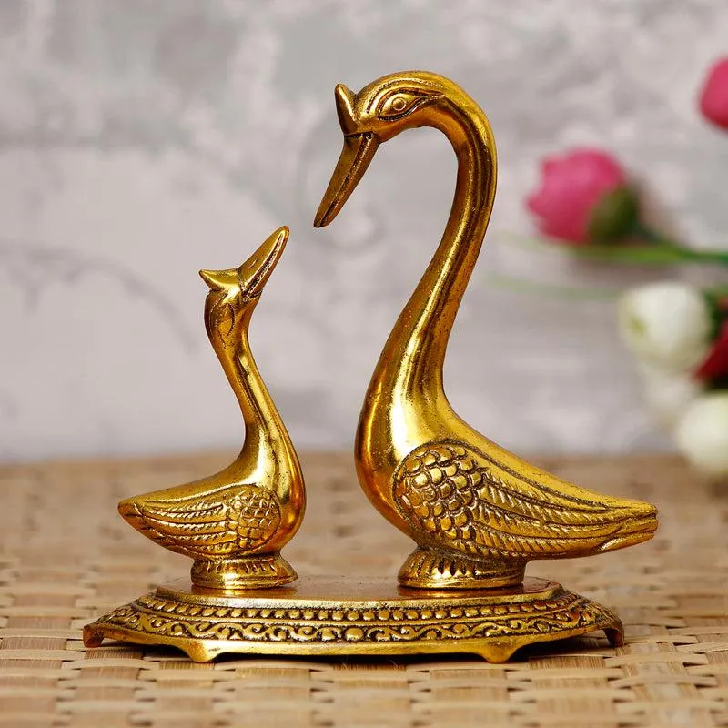 Swanista Golden Showpiece media 3