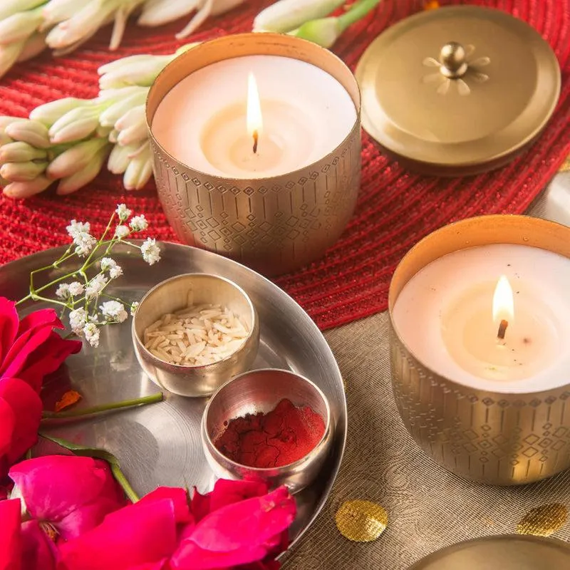 Mitha Sage & Oudh Scented Candle media 5