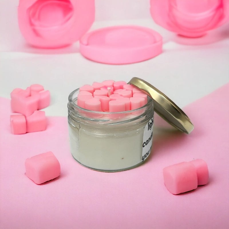 Sasha Cinnamon Scented Candle media 4