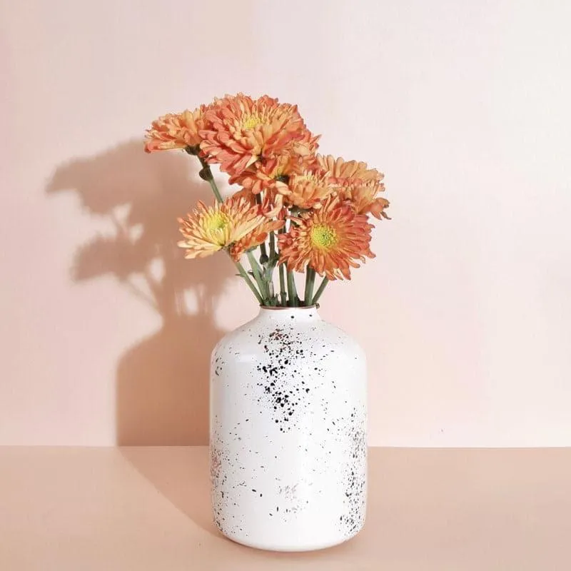 Hela Bottle Vase -White media 4