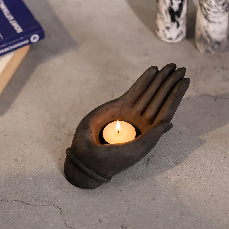 Giver Tealight Candle Holder media 1