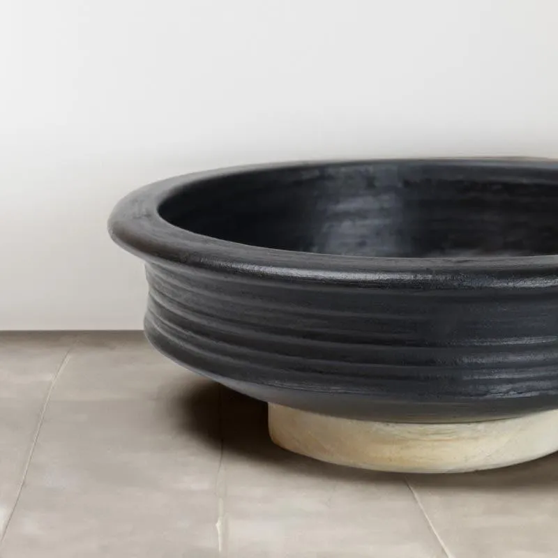 Manawari Clay Pot Black 3000 mL / 12 Inches media 3