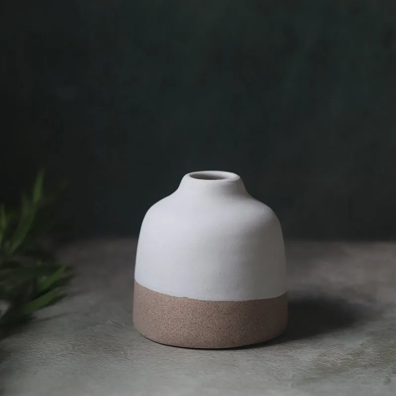 Sikta Ceramic Vase media 1