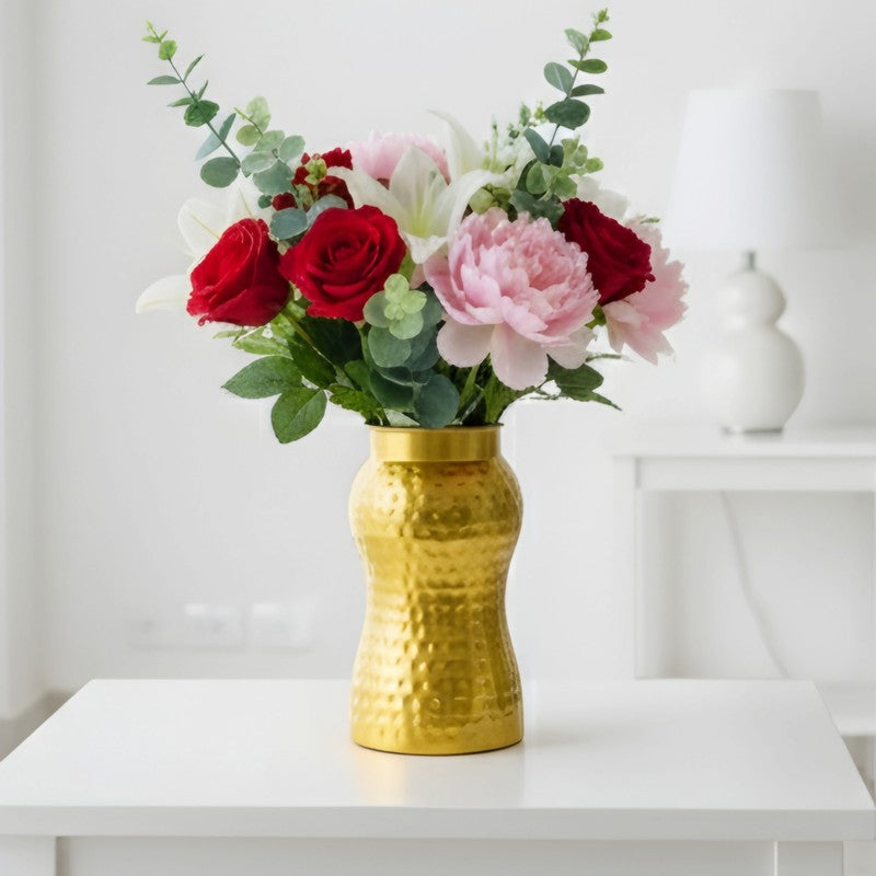 Luxe Aura Textured Vase - Gold