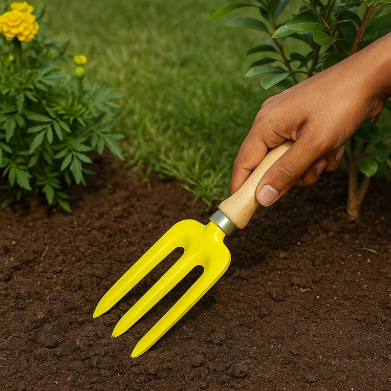 Gardenix Iron Planting Scoop - Yellow