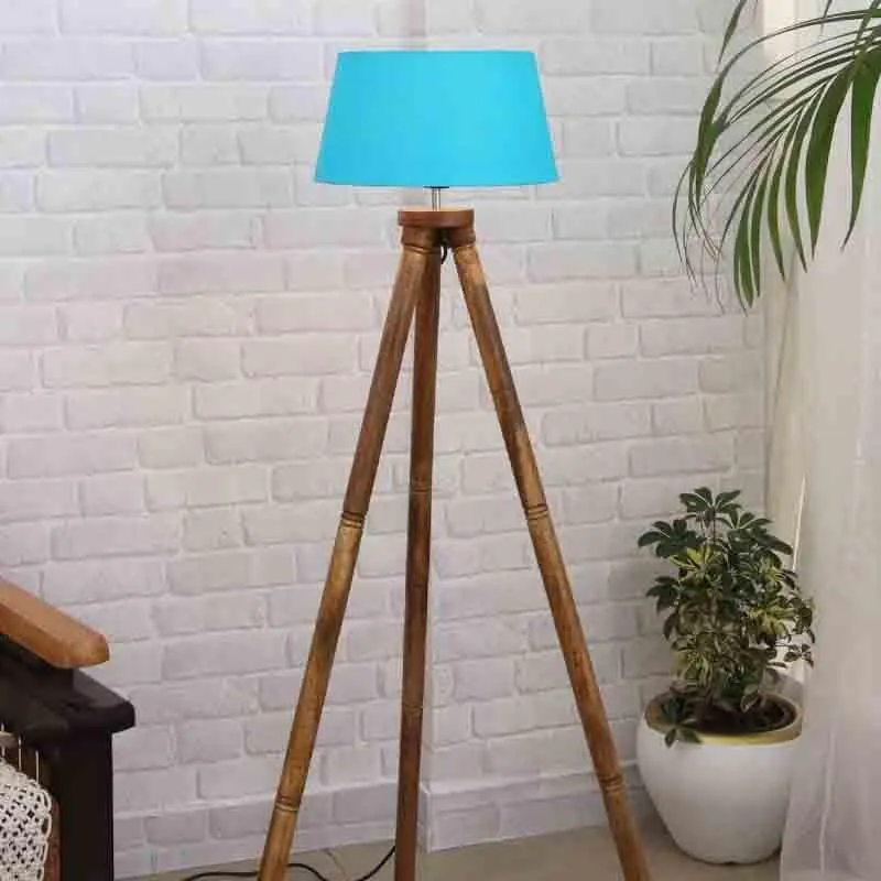 Sonder Tripod Floor Lamp media 4
