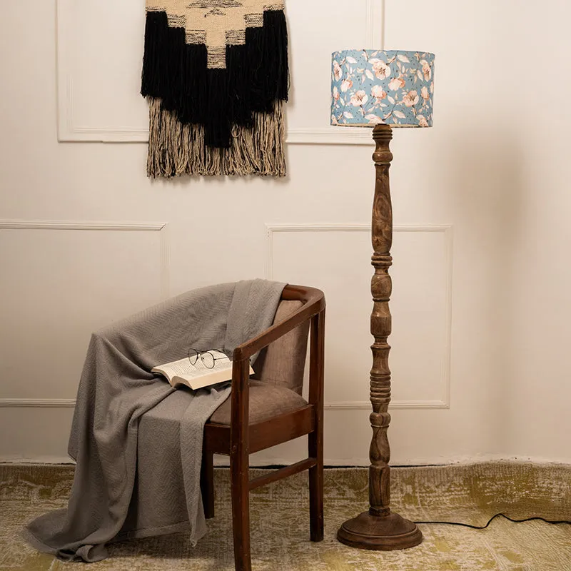 Whittla Bleu Flora Floor Lamp media 2