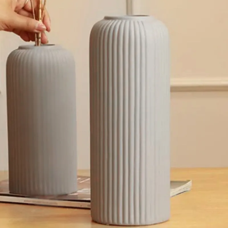 Aura Forma Ceramic Vase - Grey media 1