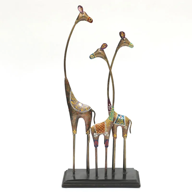 Auric Giraffe Trio Showpiece media 3