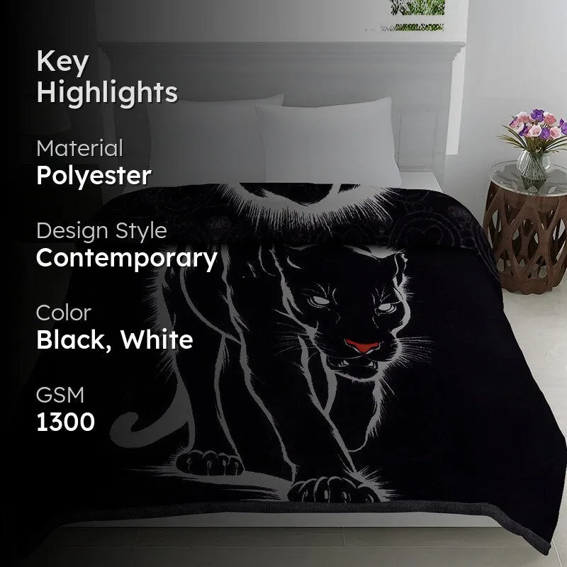 Phantom Fang Blanket - 1300 GSM media 2