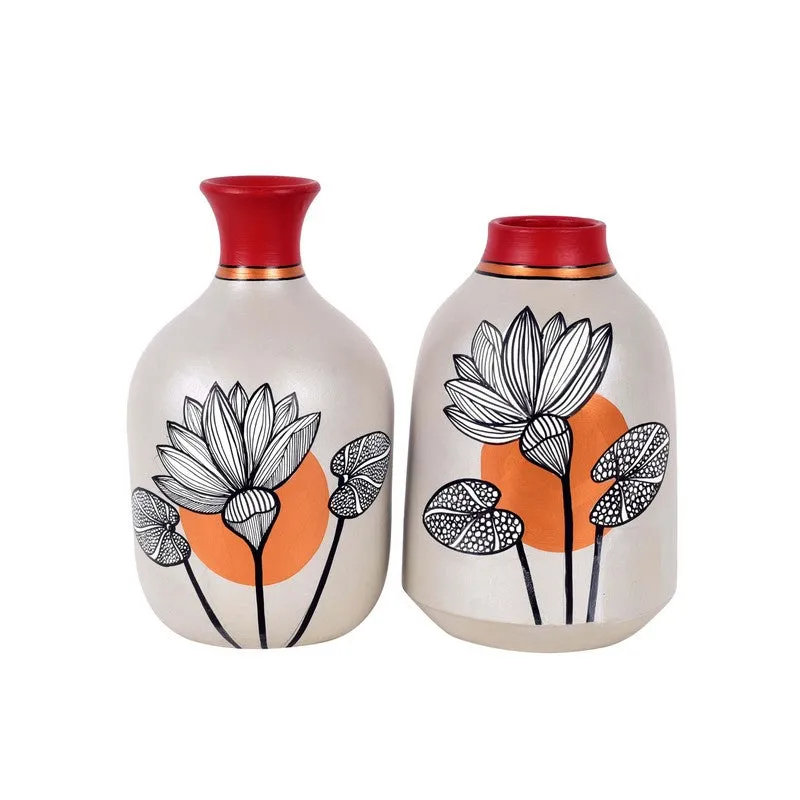 Kaabene Tribal Terracotta Vase- Set Of Two media 4