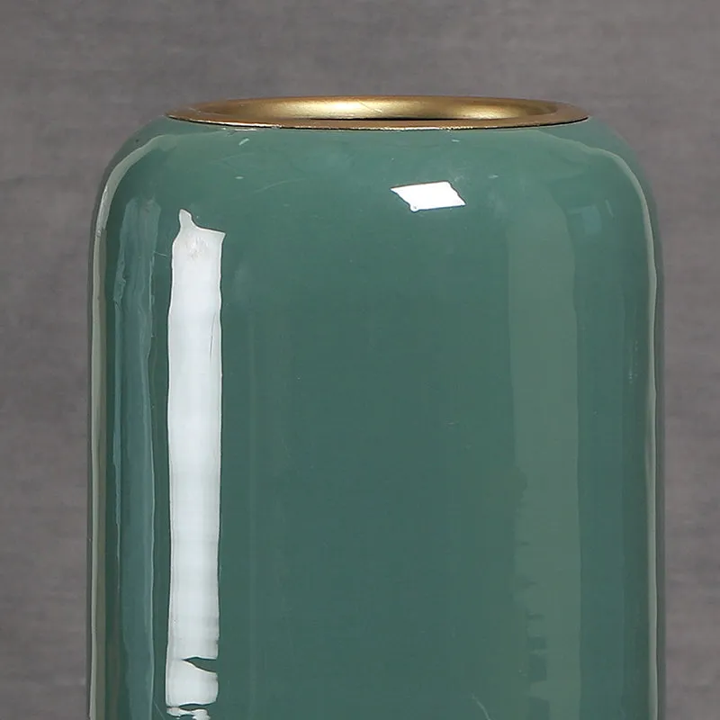 Cylindra Iron Vase media 3