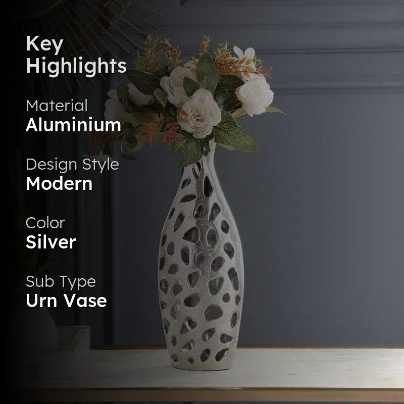 Cleome Charm Vase (Small) - Silver media 2