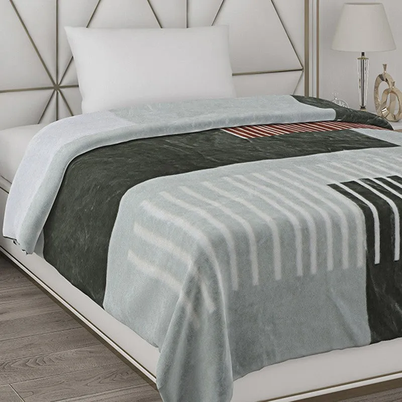 Monte Carlo Urban Harmony Blanket (Green)- 500 GSM media 4
